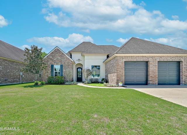 Property at 305 Sanctuary Ln, Lafayette, LA 70503, 4 beds, 3 baths