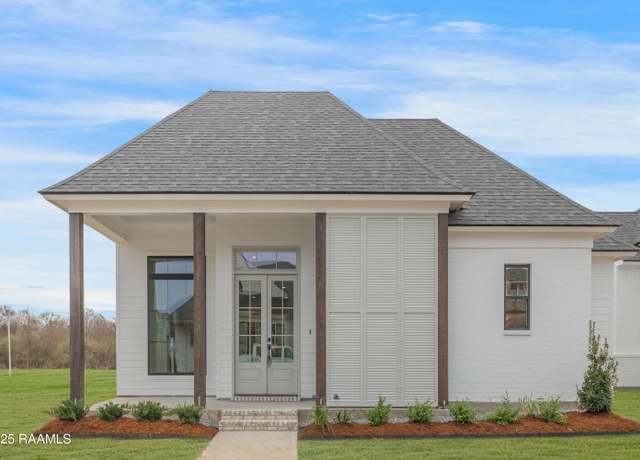 Property at 109 Shadow Bend Dr, Broussard, LA 70518, 3 beds, 2.5 baths