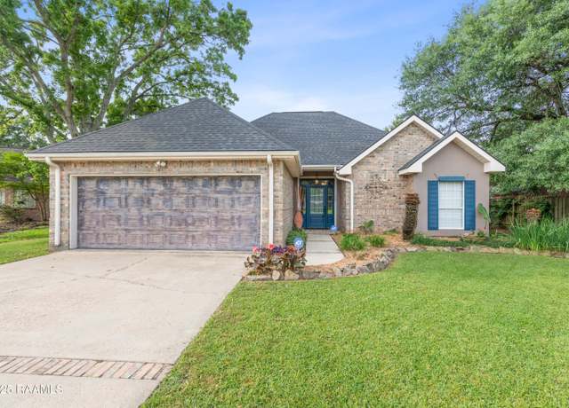 Property at 122 Ashford Ln, Youngsville, LA 70592, 3 beds, 2 baths