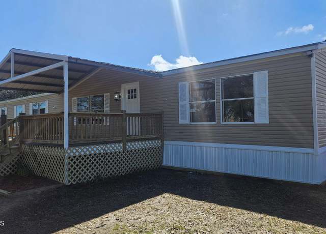 Property at 1264 Montgomery Rd, Opelousas, LA 70570, 4 beds, 2 baths