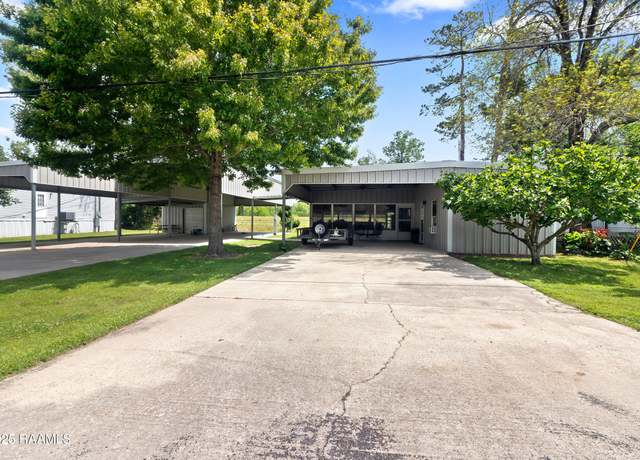 Property at 1008 Vermilion St, Breaux Bridge, LA 70517, 1 bed, 2 baths