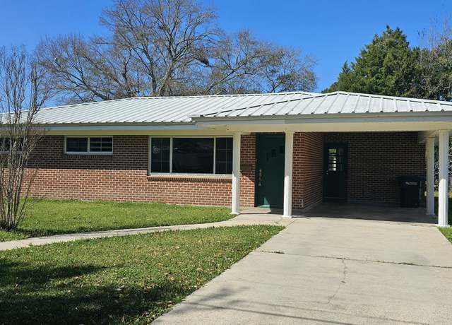 Property at 307 Victory Dr, New Iberia, LA 70563, 3 beds, 1 bath