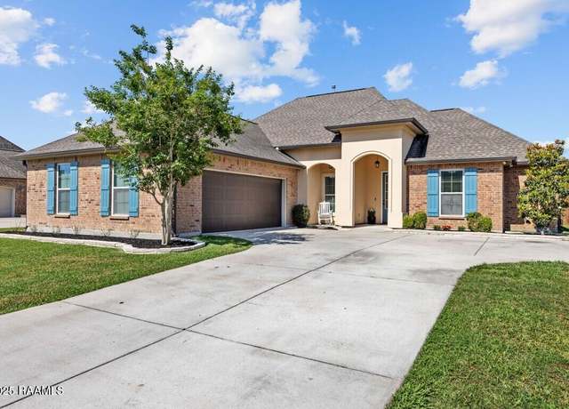 Property at 304 Brianna Ln, Broussard, LA 70518, 4 beds, 3 baths