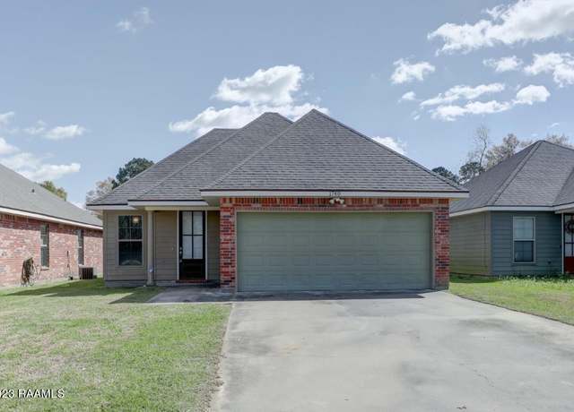 Property at 1740 E Pinhook Rd, Lafayette, LA 70501, 3 beds, 2 baths