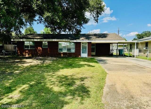 Property at 510 Robert St, Opelousas, LA 70570, 3 beds, 1 bath