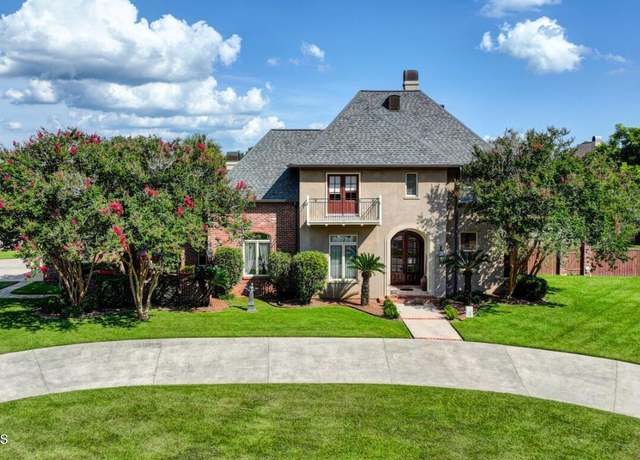 Property at 205 Mission Hills Dr, Broussard, LA 70518, 4 beds, 4 baths