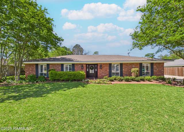 Property at 412 Alonda Dr, Lafayette, LA 70503, 4 beds, 3 baths