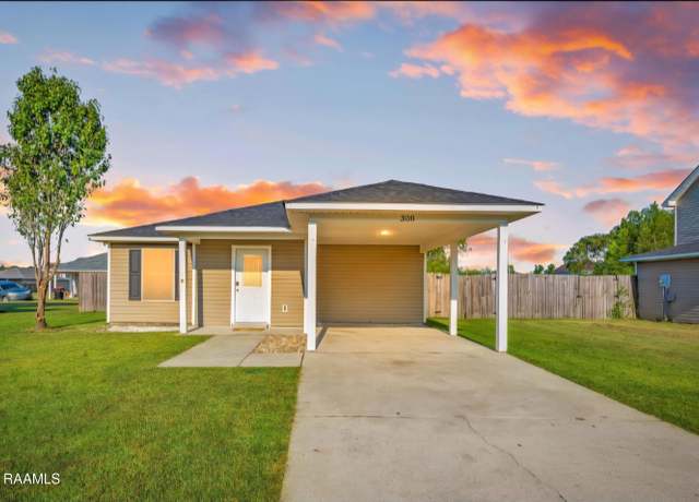 Property at 308 Oak Springs Ln, Carencro, LA 70520, 3 beds, 2 baths