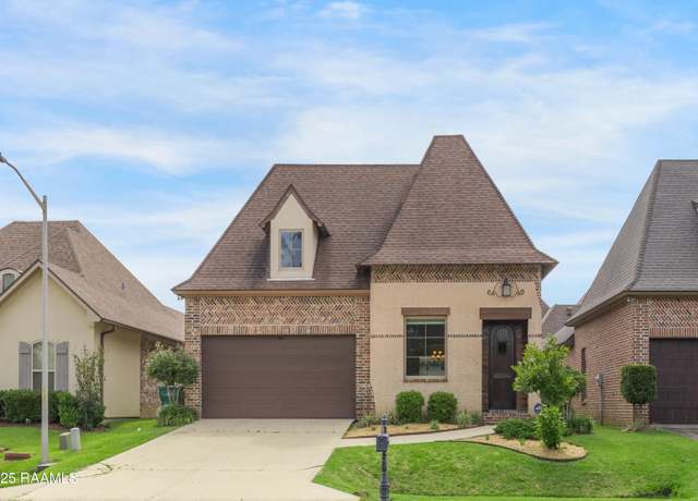 Property at 112 Heathwood Dr, Broussard, LA 70518, 4 beds, 3 baths