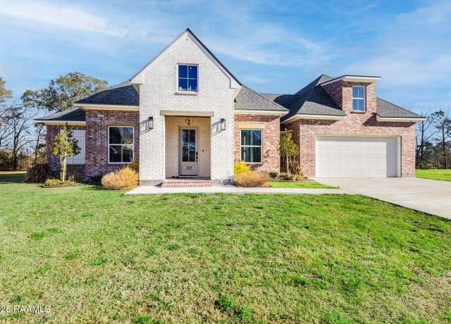 Property at 105 Grandview Terrace Dr, Youngsville, LA 70592, 4 beds, 3 baths