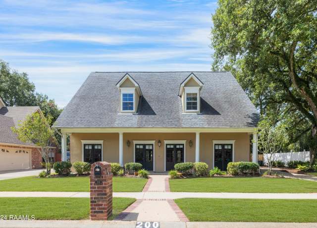 Property at 200 Trailwood Ln, Lafayette, LA 70508, 4 beds, 3 baths