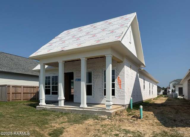 Property at 405 Bozeman Trl, Scott, LA 70583, 3 beds, 2 baths