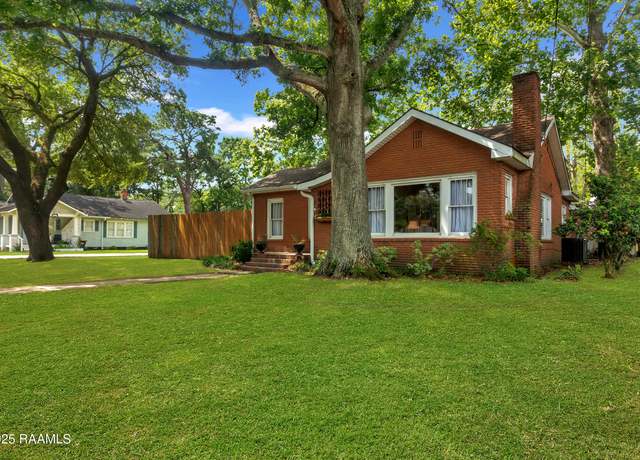 Property at 1703 W University Ave, Lafayette, LA 70506, 3 beds, 2 baths