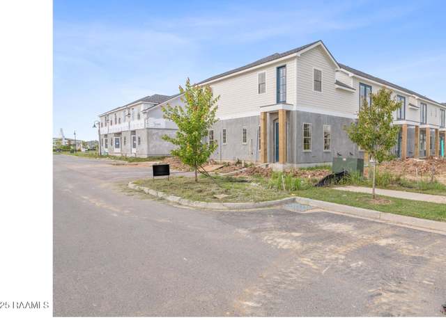 Property at 315 Sandstone Ave #202, Scott, LA 70583, 2 beds, 2.5 baths