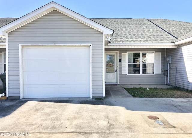 Property at 1422 Southport Blvd, New Iberia, LA 70560, 4 beds, 4 baths