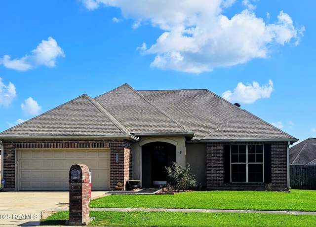 Property at 411 Spanish Moss Ln, Broussard, LA 70518, 3 beds, 2 baths
