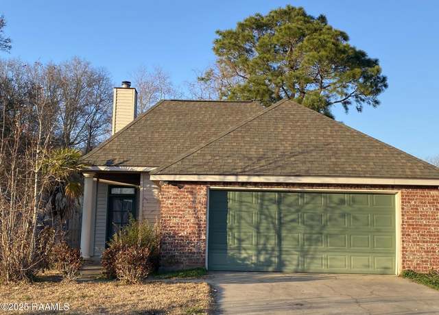 Property at 513 Lodge Dr, Lafayette, LA 70506, 3 beds, 2 baths