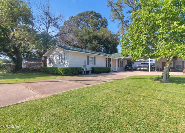 Property at 108 Lorna St, Lafayette, LA 70508, 3 beds, 2 baths