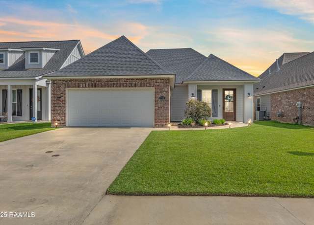 Property at 114 Luxford Way, Carencro, LA 70520, 4 beds, 2.5 baths