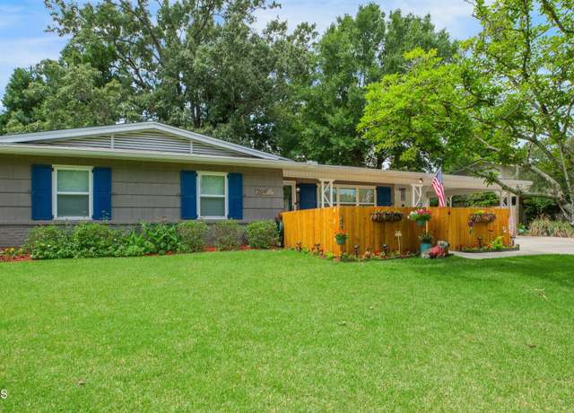 Property at 209 Irene Cir, Lafayette, LA 70503, 3 beds, 2 baths