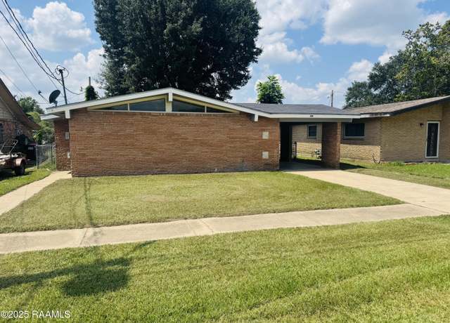 Property at 144 S Orleans Dr, Lafayette, LA 70501, 3 beds, 2 baths