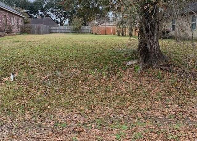 Property at 202 Grossie Dr, Lafayette, LA 70501