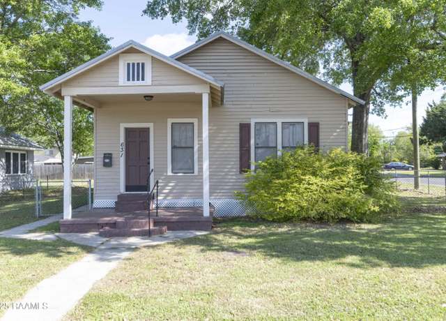 Property at 631 E Bridge St, St. Martinville, LA 70582, 2 beds, 1 bath