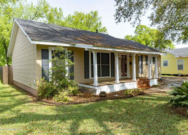 Property at 307 Dodson St, New Iberia, LA 70563, 3 beds, 2 baths