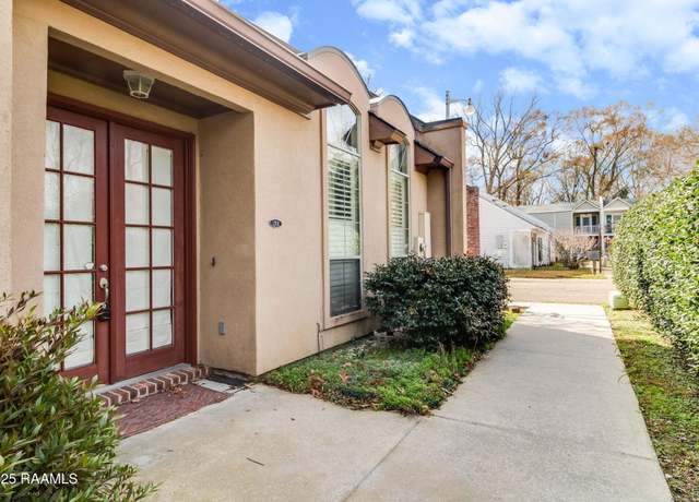 Property at 1201 Court Ave, Lafayette, LA 70503, 3 beds, 2.5 baths