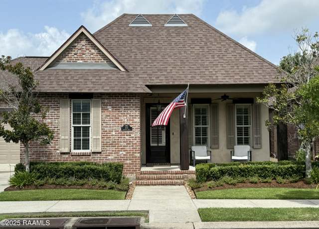 Property at 305 Annaberg Dr, Youngsville, LA 70592, 4 beds, 3 baths