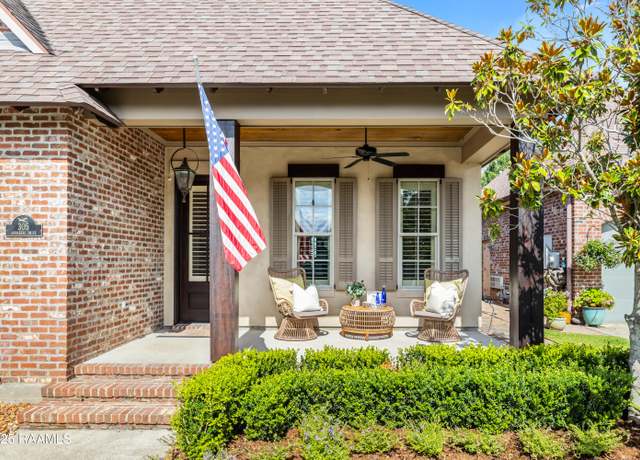 Property at 305 Annaberg Dr, Youngsville, LA 70592, 4 beds, 3 baths