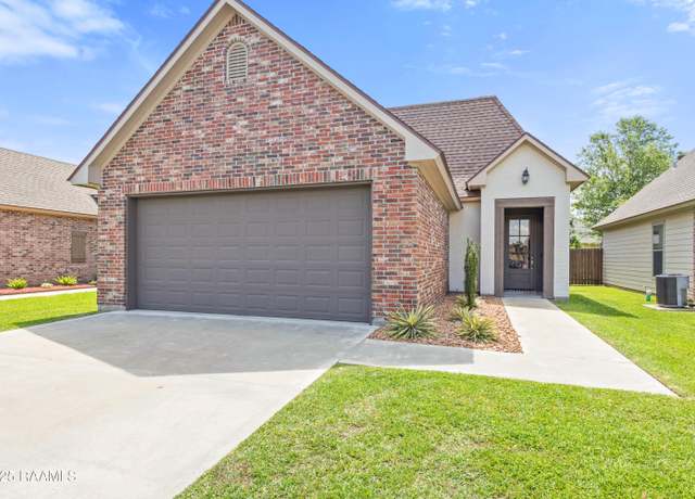 Property at 113 Gilmore Rd, Youngsville, LA 70592, 3 beds, 2 baths