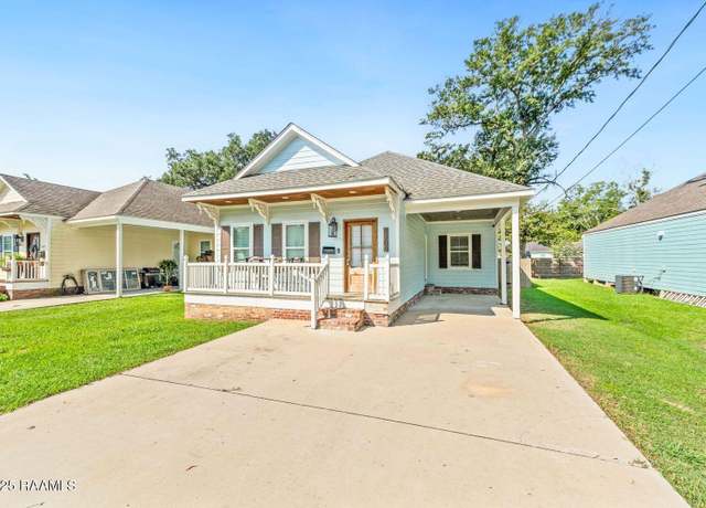 Property at 1209 N Avenue H, Crowley, LA 70526, 3 beds, 2 baths