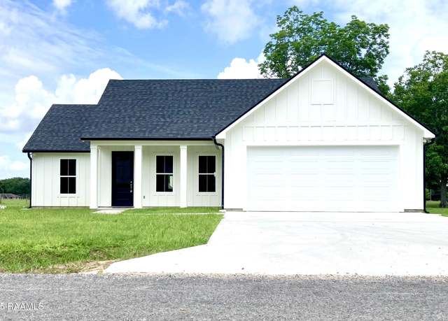Property at 127 Guard Rd, Scott, LA 70583, 3 beds, 2 baths