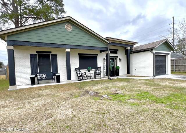Property at 2110 Jake Dr, Opelousas, LA 70570, 3 beds, 2 baths