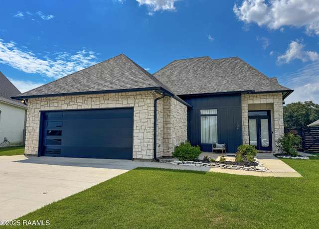 Property at 104 Cherrywood Dr, Lafayette, LA 70508, 3 beds, 2.5 baths