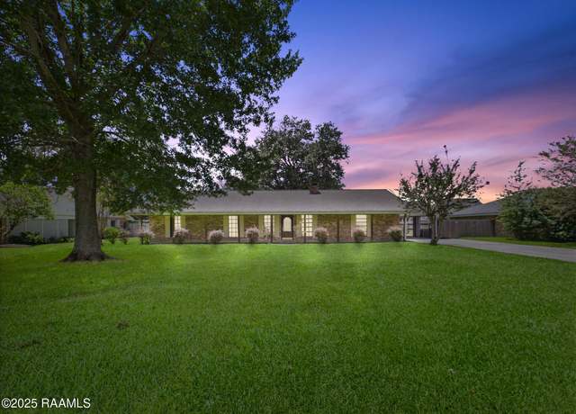Property at 107 Kaiser Dr, Lafayette, LA 70508, 3 beds, 2 baths