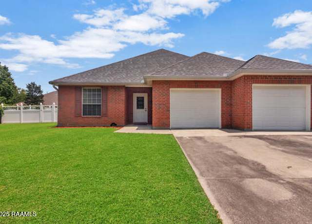 Property at 2125 Jasmine Dr, Opelousas, LA 70570, 3 beds, 2 baths