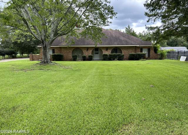Property at 302 N Domingue Ave, Lafayette, LA 70501, 3 beds, 2.5 baths