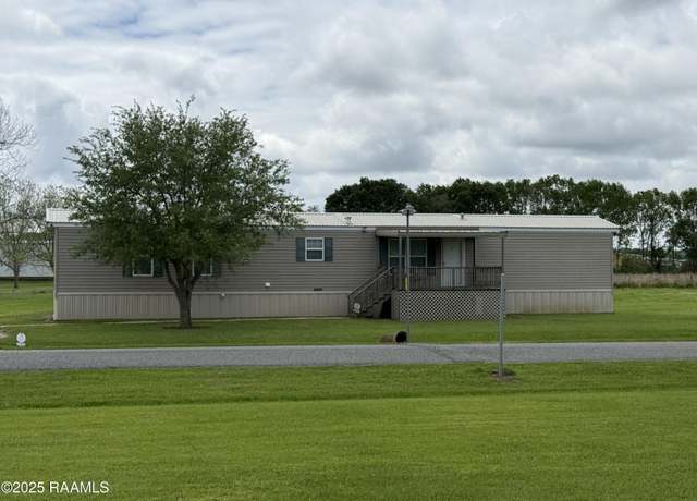 Property at 1450 Westgate Rd, Lafayette, LA 70506, 3 beds, 2 baths