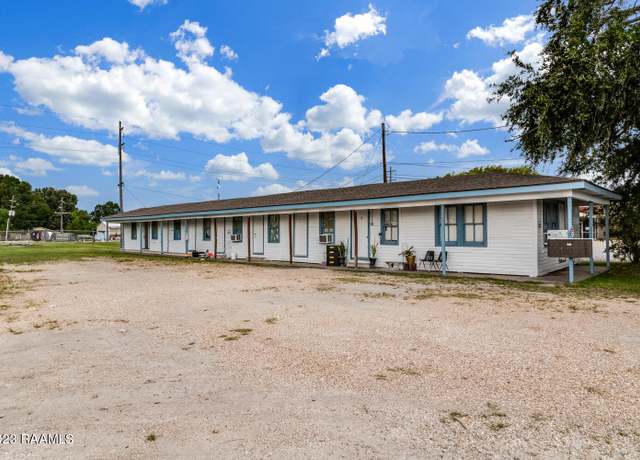 Property at 2617 Cameron St, Lafayette, LA 70506, 7 beds, 5 baths
