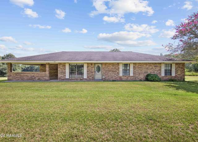 Property at 1396 Grand Prairie Hwy, Washington, LA 70589, 3 beds, 2.5 baths