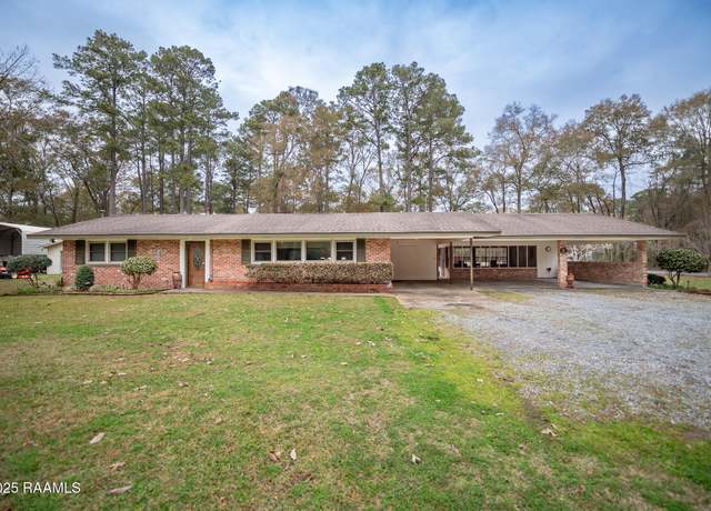Property at 1075 Basile Eunice Hwy, Basile, LA 70515, 3 beds, 2.5 baths