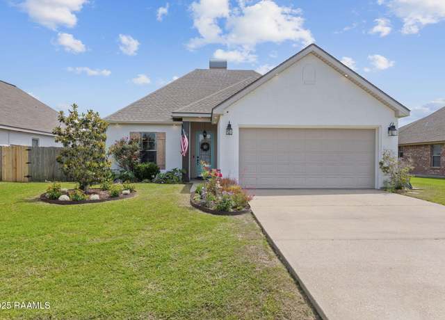 Property at 112 Sandhill Crane Dr, Lafayette, LA 70508, 3 beds, 2 baths
