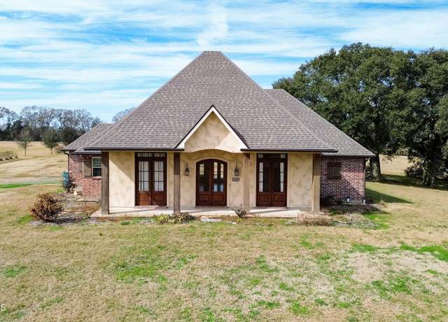 Property at 241 Lana Rd, Opelousas, LA 70570, 4 beds, 2.5 baths