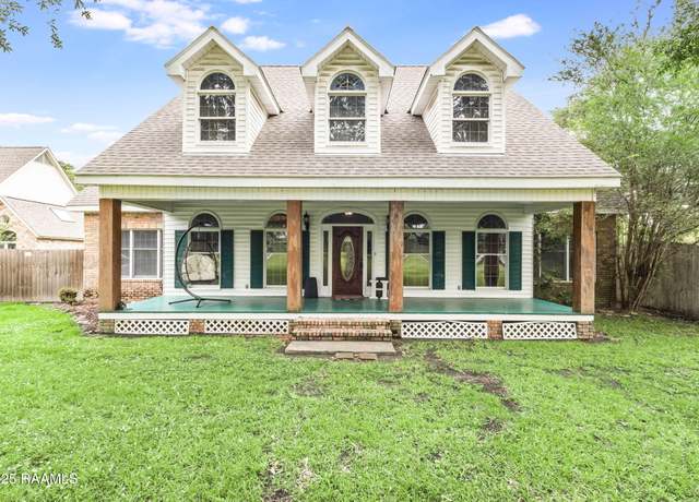 Property at 4615 Loreauville Rd, New Iberia, LA 70563, 5 beds, 2.5 baths