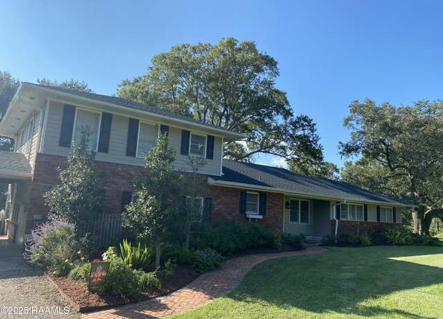 Property at 14002 S Guegnon St, Abbeville, LA 70510, 5 beds, 3 baths