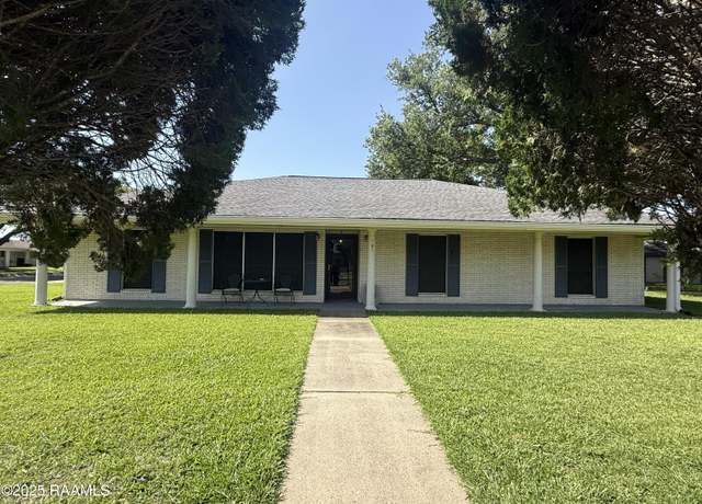 Property at 101 University Place Pl, Eunice, LA 70535, 3 beds, 2 baths