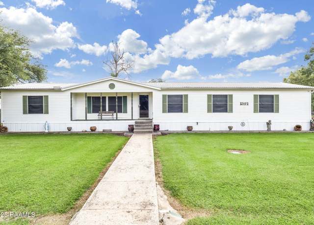 Property at 102 Stelly St, Leonville, LA 70551, 4 beds, 2 baths