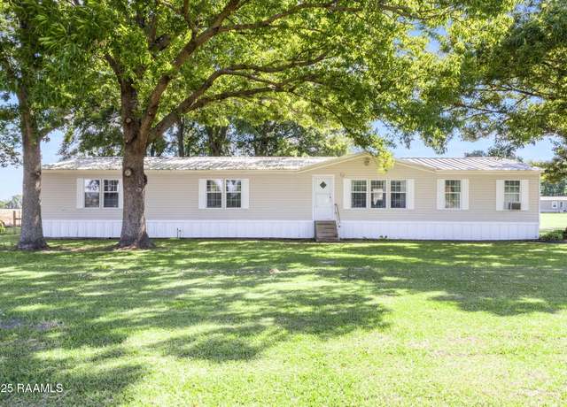Property at 2010 Highway 31, Arnaudville, LA 70512, 4 beds, 2 baths